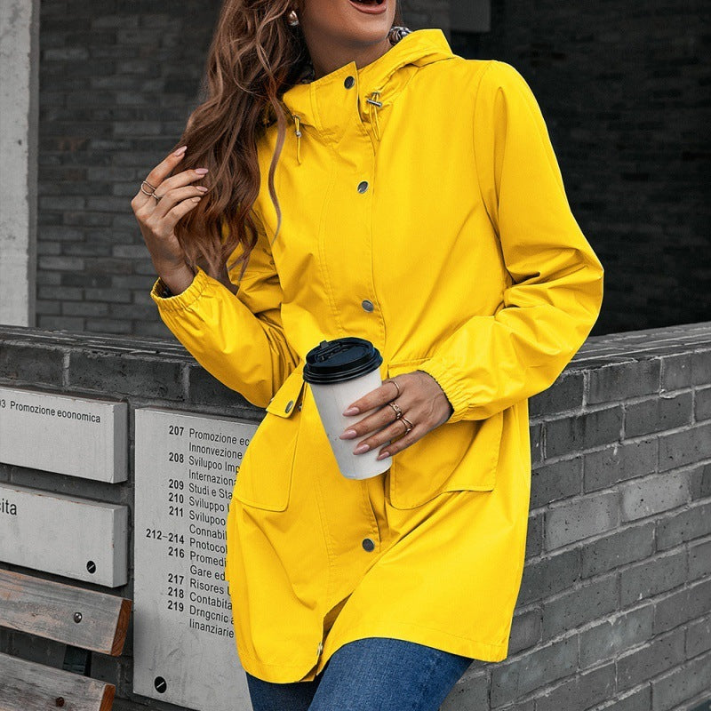 Mid-length jacket with zipper, waterproof for outdoor sports.