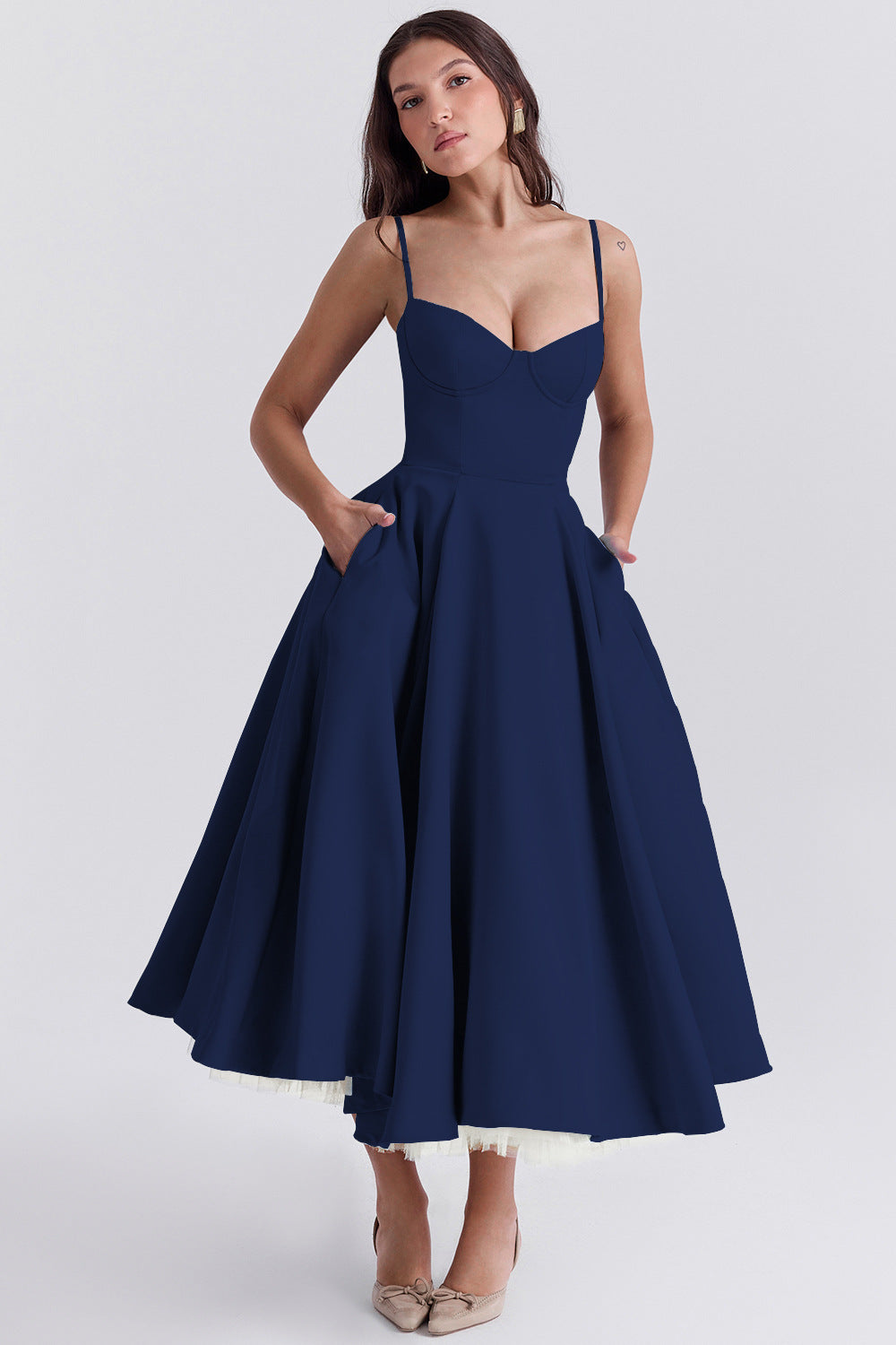 Laura™ | Robe Midi Satinée avec Décolleté en Cœur - Élégance et Confort - Molinse